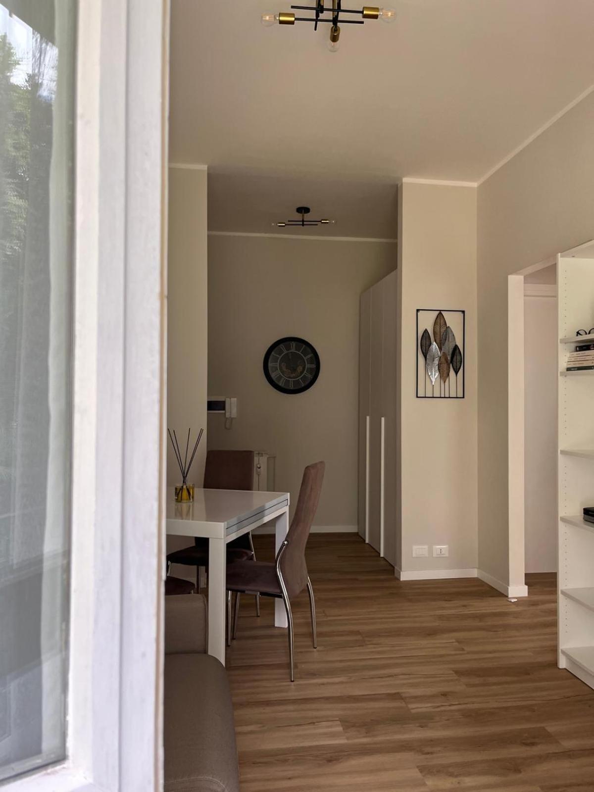 Camelia Apartment สเตรซา ภายนอก รูปภาพ
