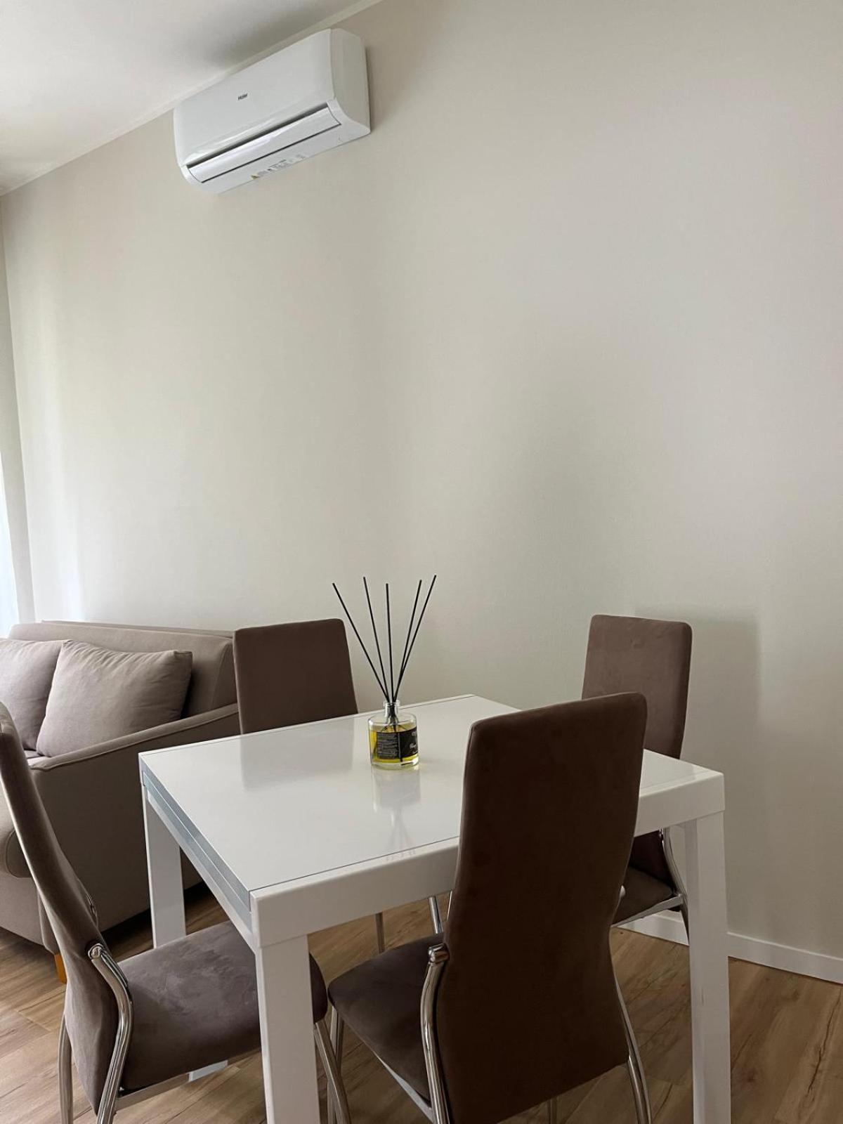 Camelia Apartment สเตรซา ภายนอก รูปภาพ