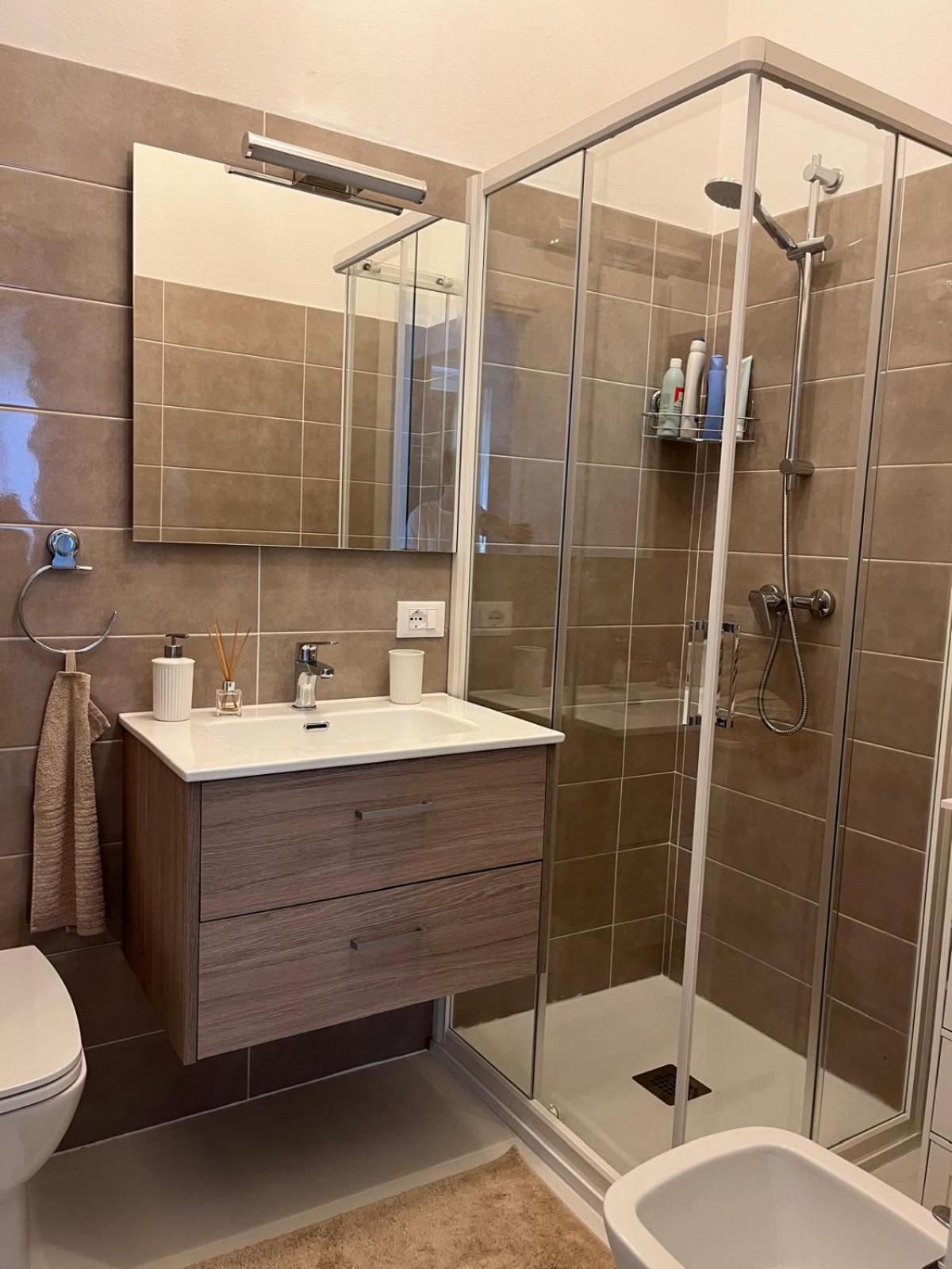 Camelia Apartment สเตรซา ภายนอก รูปภาพ